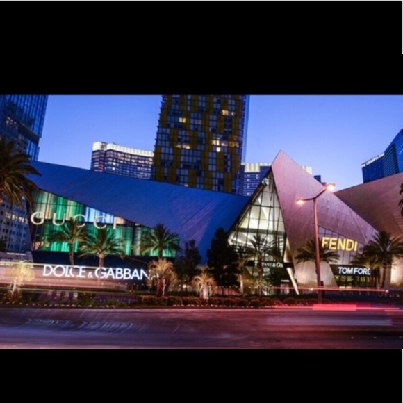 Meet The Posher💋 - Picture 3 of 6